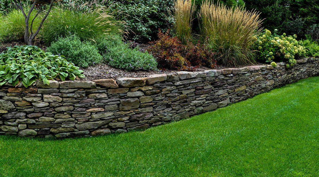 Retaining Walls: A landscape feature that’s functional and beautiful!